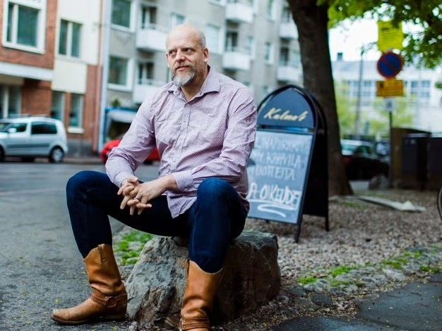 Janne Saarikivi tuo kielet tv-ruutuun