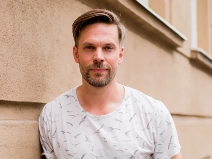 Kuka on Mikko Nousiainen? Näyttelijän elämä